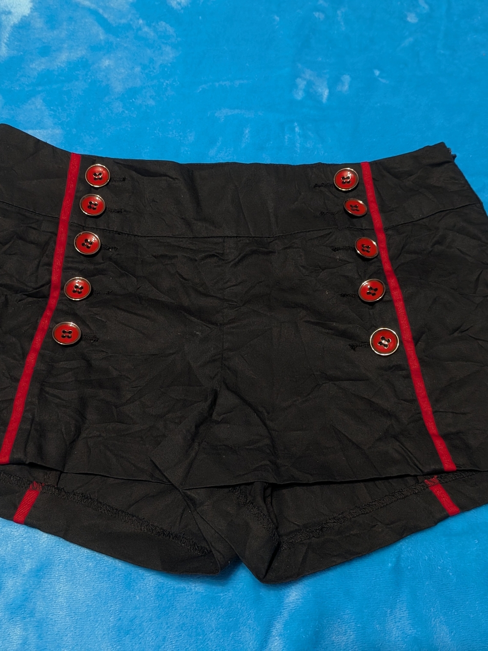 🖤 Rockabilly High-Waisted Button Shorts 🖤
